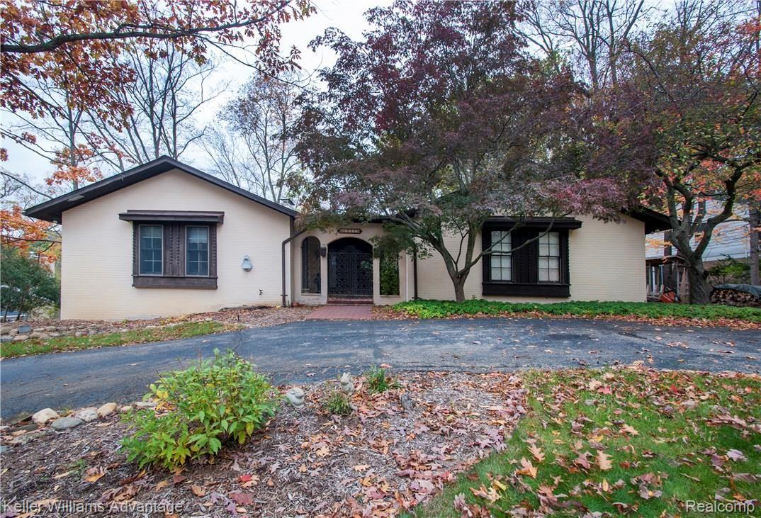 34135 Hunters Row Farmington, MI 48331 - Photo 1 of 30 1-HuntersRow_34135_Front.jpg