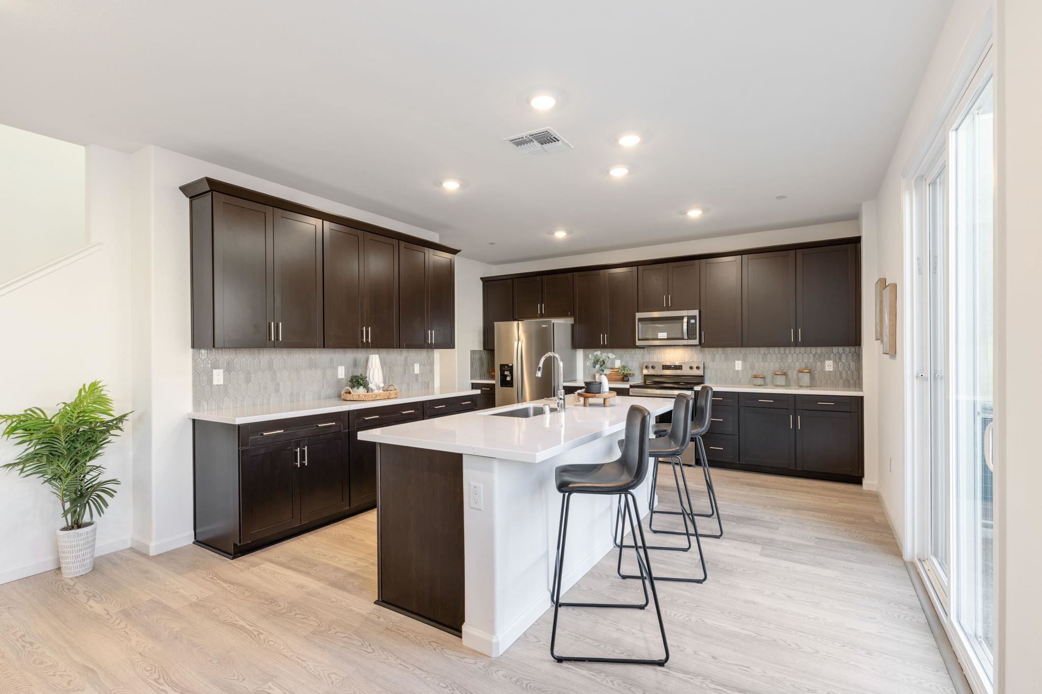 2521 Sather Street Manteca, CA 95337 - Photo 8 of 52