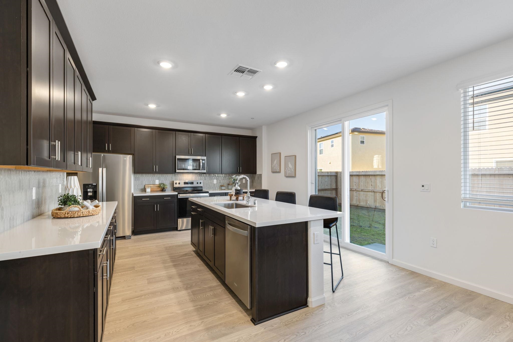 2521 Sather Street Manteca, CA 95337 - Photo 10 of 52