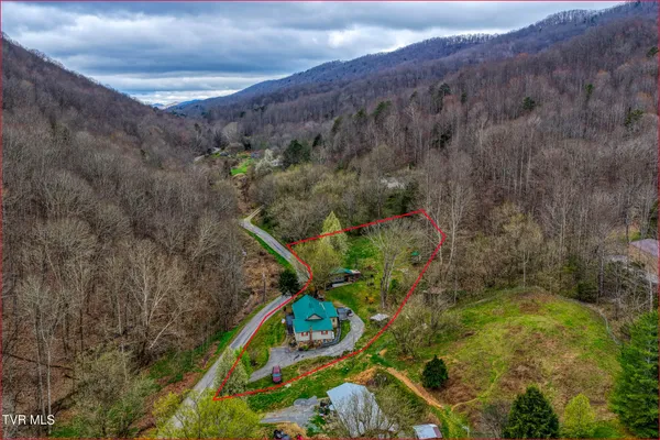 $237,000 | 1744 Snake Hollow Road, Sneedville, TN 37869