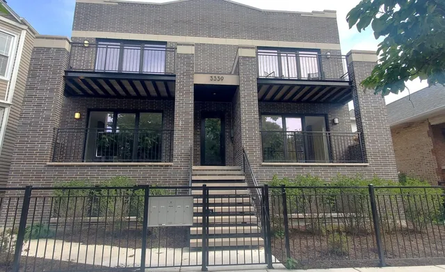 $665,000 | 3339 North Ridgeway Avenue, Unit 1S, Chicago, IL 60618