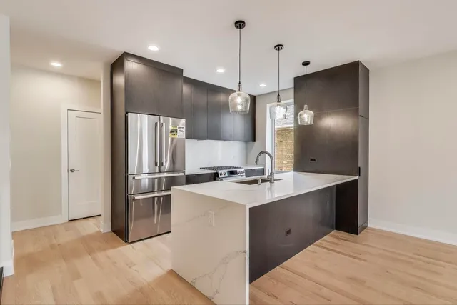 $665,000 | 3339 North Ridgeway Avenue, Unit 1S, Chicago, IL 60618