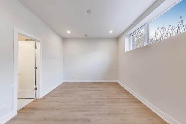 $665,000 | 3339 North Ridgeway Avenue, Unit 1S, Chicago, IL 60618