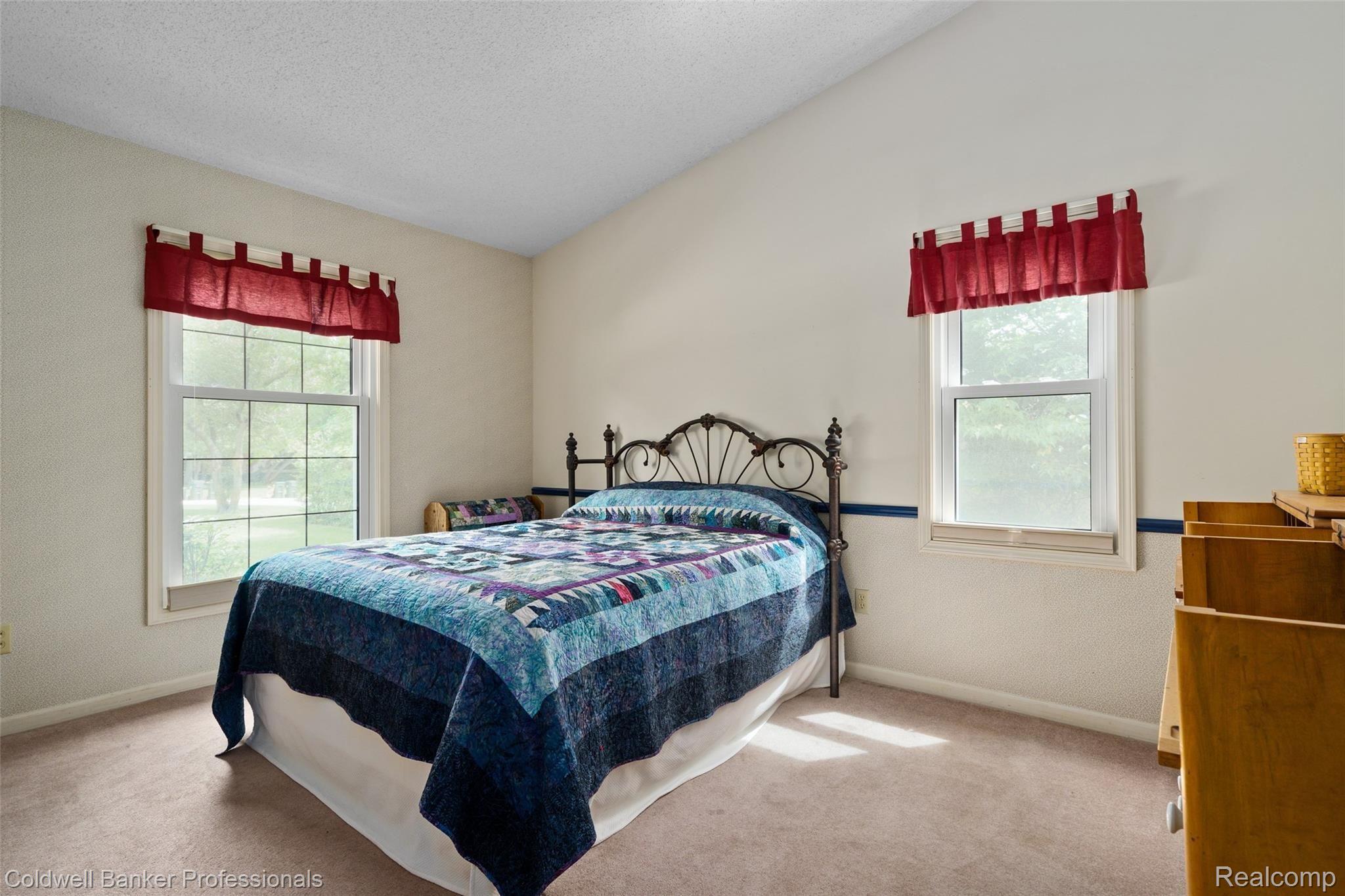 375 Hillview Street Rochester, MI 48306 - Photo 19 of 43 375-Hillview-Street-22.jpg
