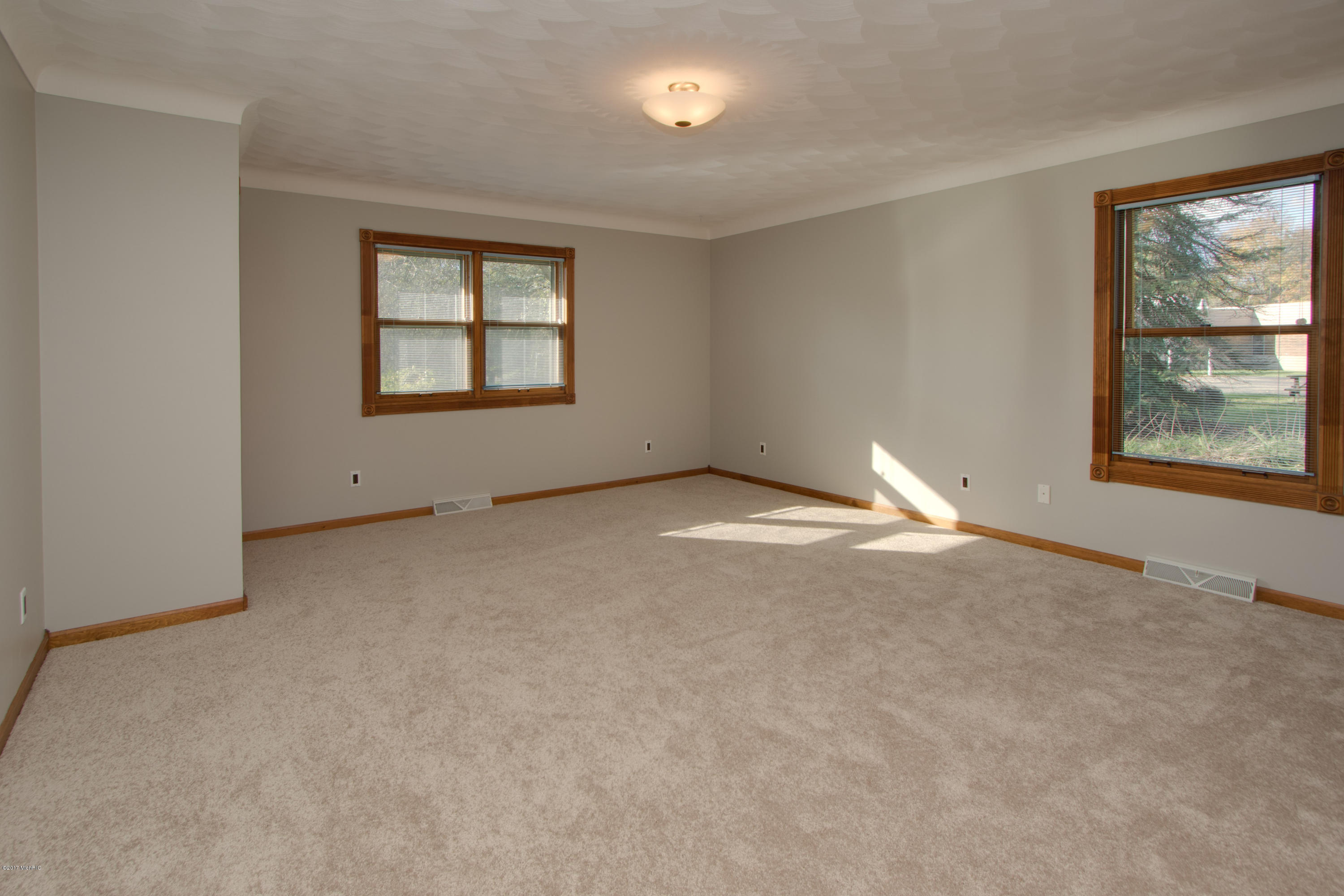 2459 North Drake Road Kalamazoo, MI 49009 - Photo 11 of 29 2459_N_Drake_Road-19
