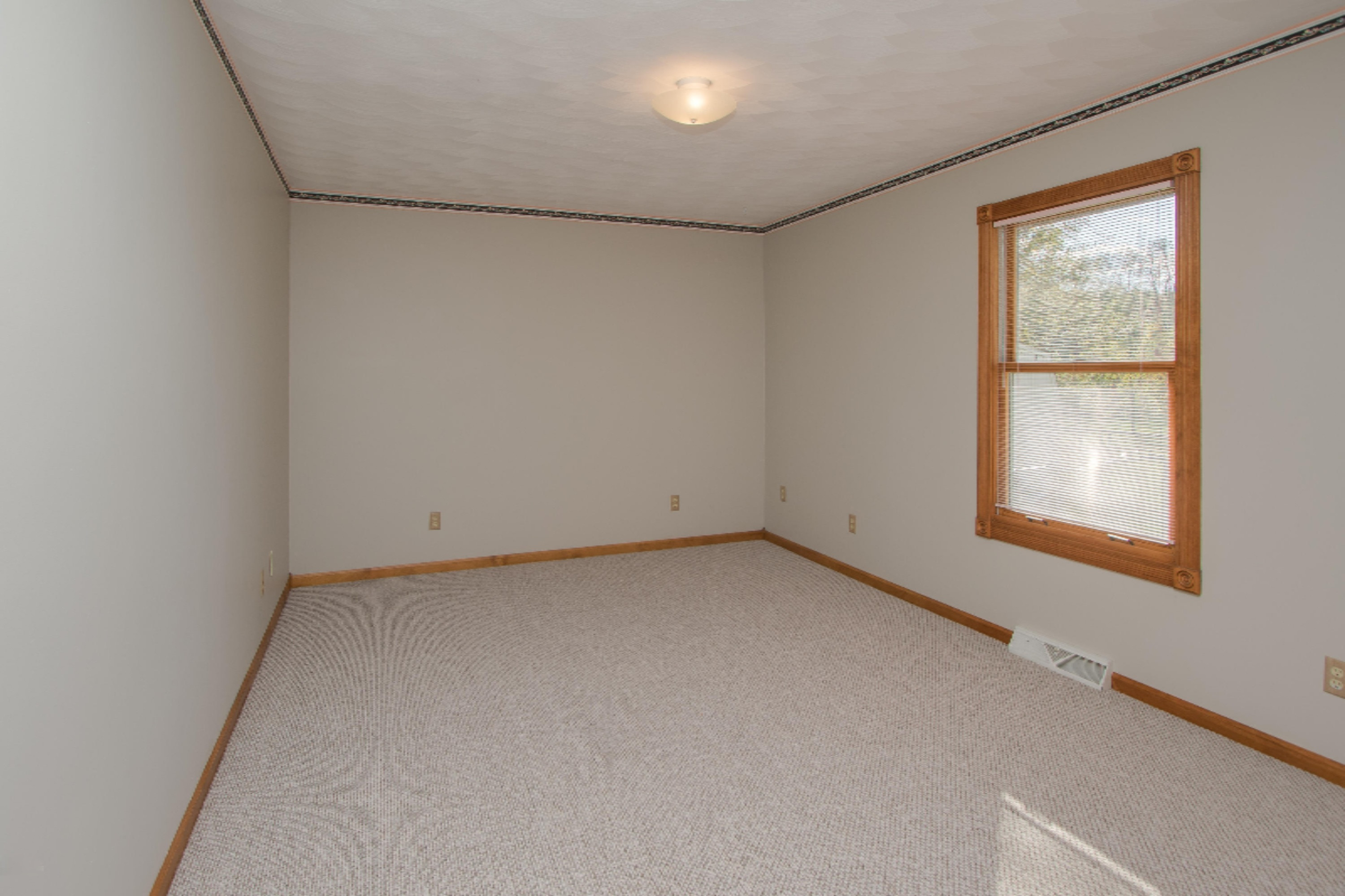 2459 North Drake Road Kalamazoo, MI 49009 - Photo 12 of 29 2459_N_Drake_Road-20