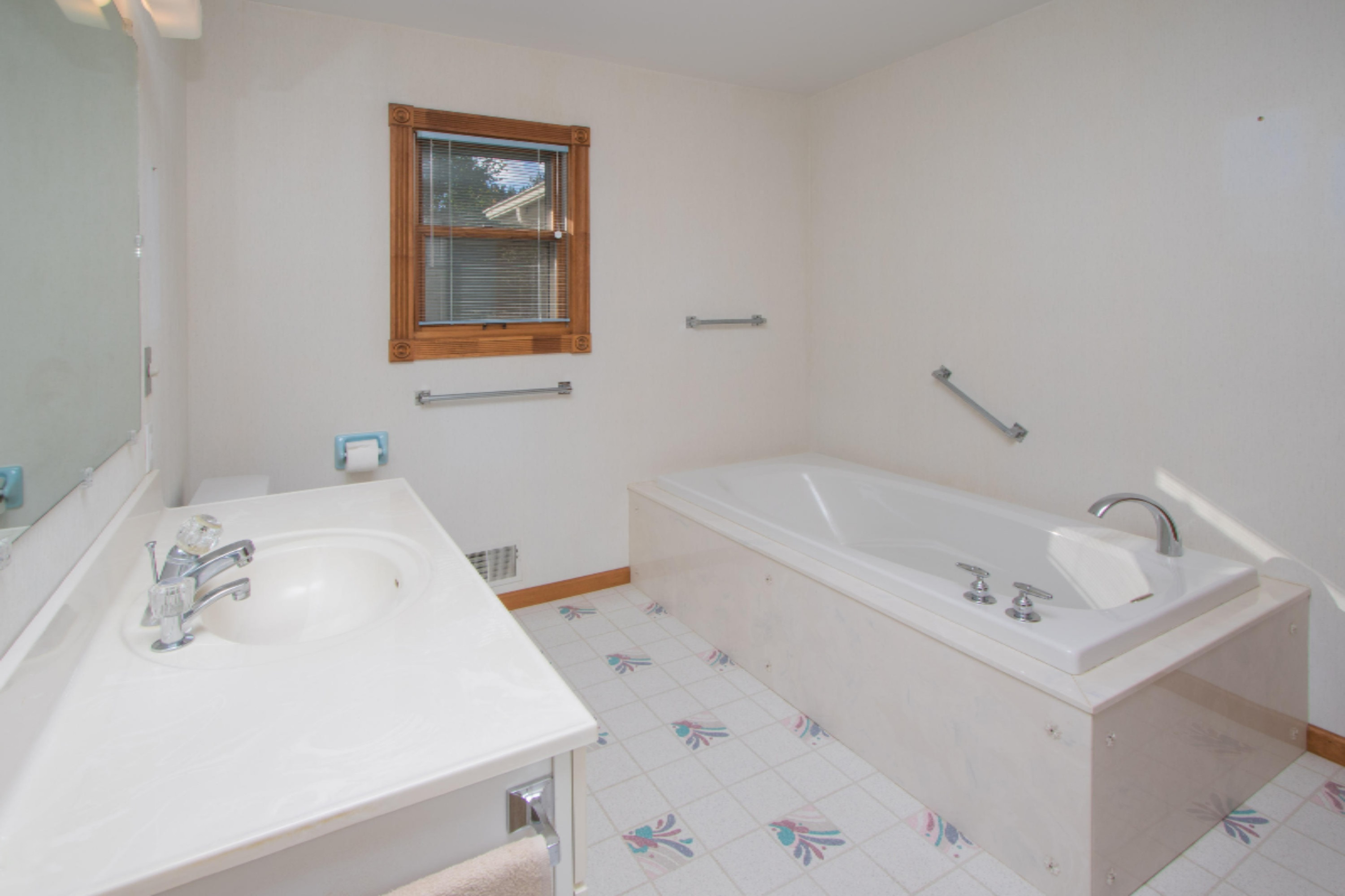 2459 North Drake Road Kalamazoo, MI 49009 - Photo 14 of 29 2459_N_Drake_Road-22