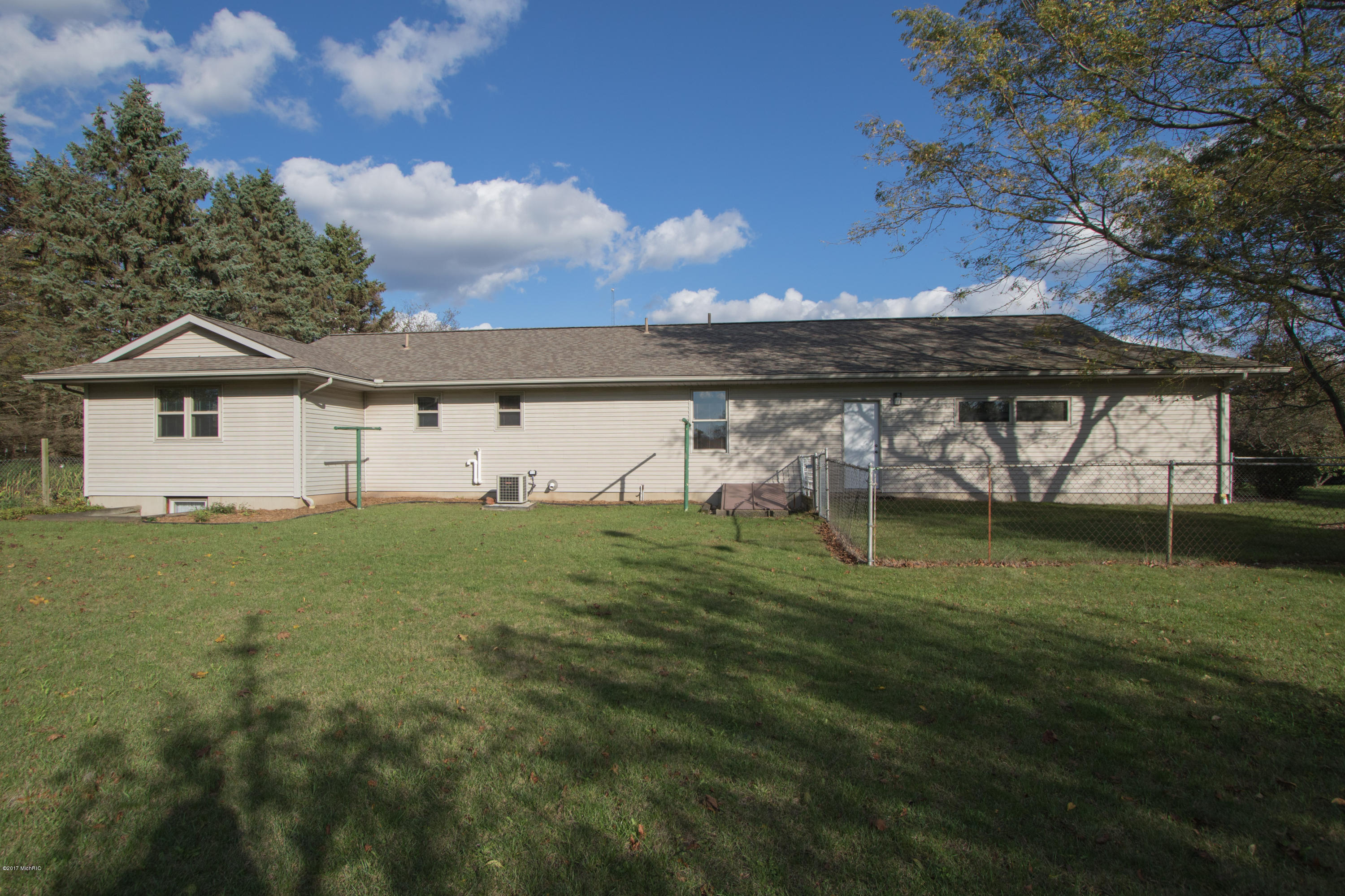 2459 North Drake Road Kalamazoo, MI 49009 - Photo 21 of 29 2459_N_Drake_Road-29