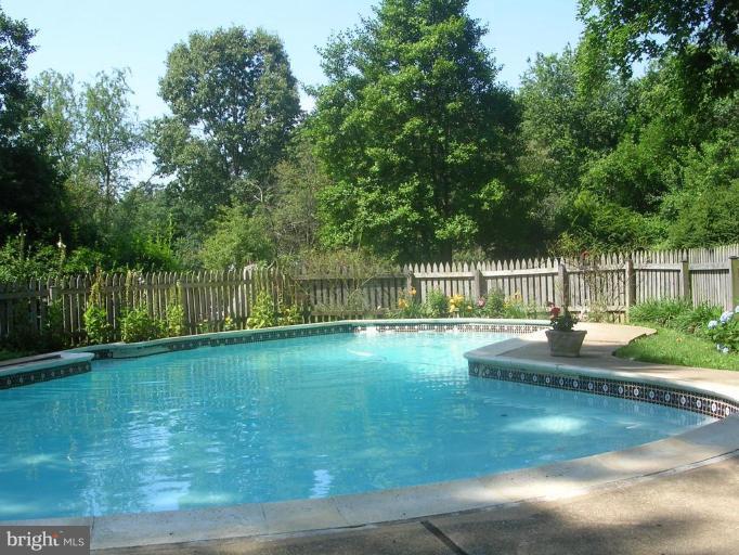 13020 Gent Road Reisterstown, MD 21136 - Photo 22 of 23 Swimming Pool