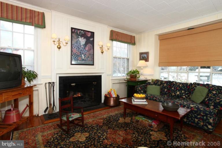 13020 Gent Road Reisterstown, MD 21136 - Photo 10 of 23 Family Room