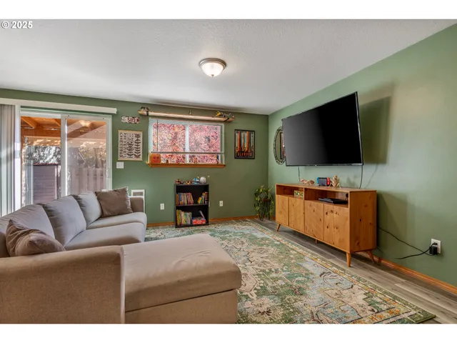 $405,000 | 492 Donna Drive, Newberg, OR 97132