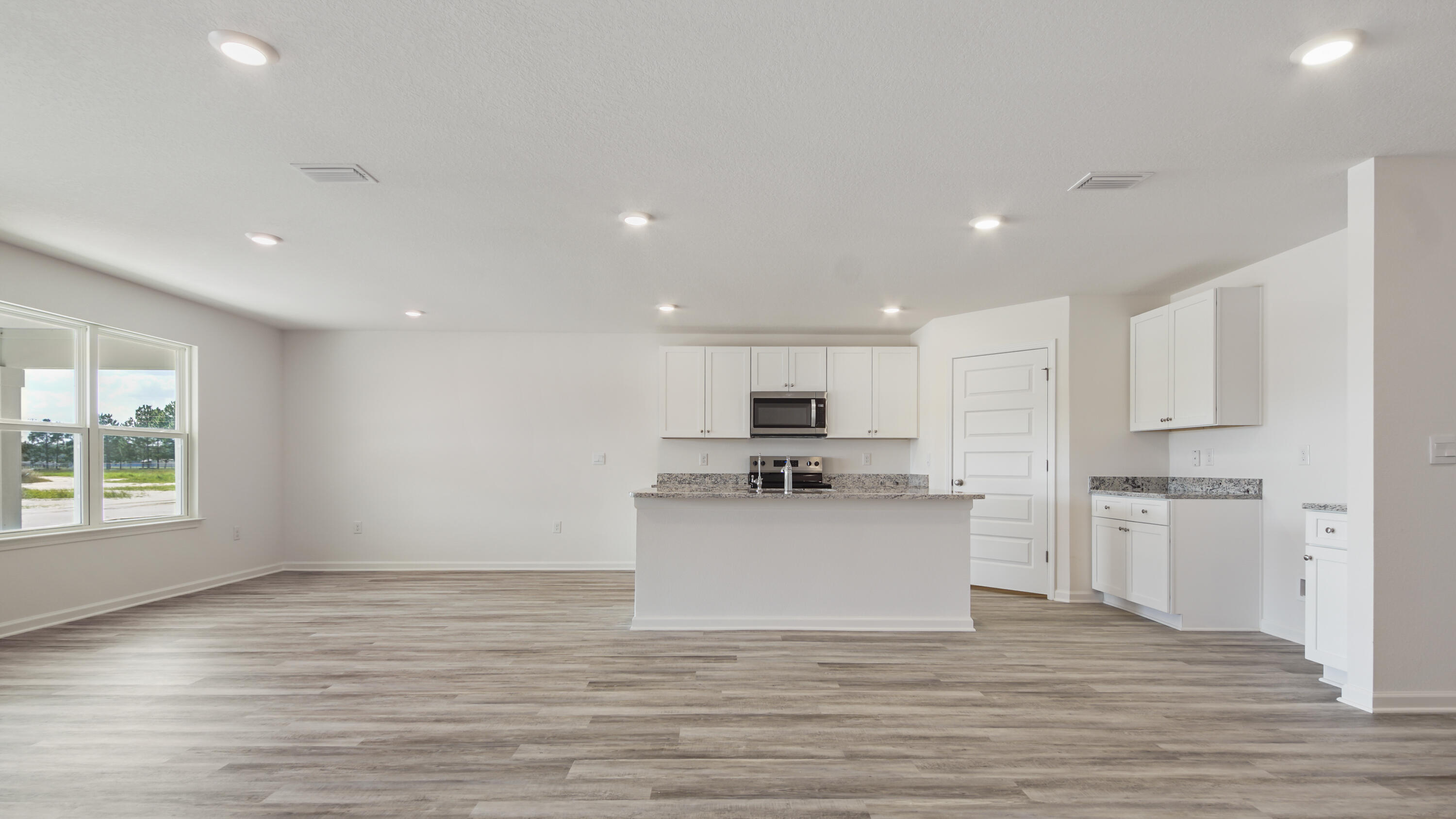 175 Eunola Lane Freeport, FL 32439 - Photo 15 of 33 DSC05921.