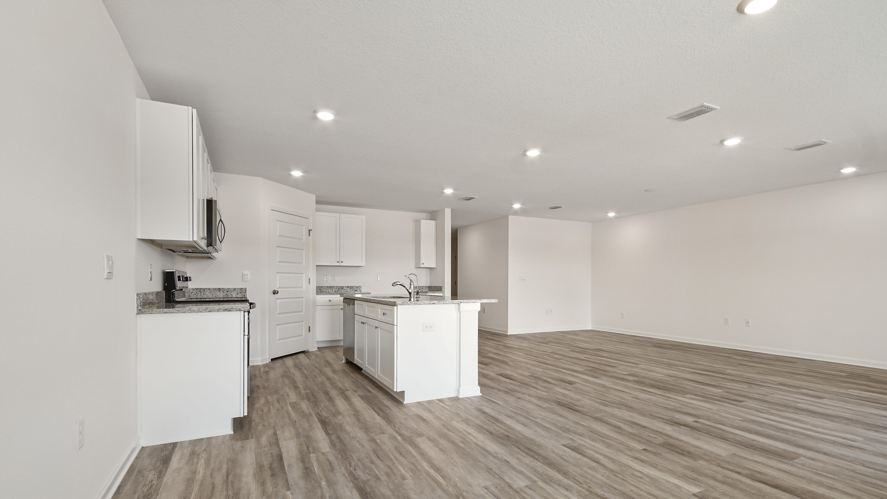 175 Eunola Lane Freeport, FL 32439 - Photo 20 of 33 DSC05936..