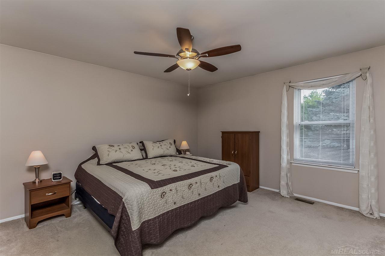 2300 North Fairview Lane Rochester Hills, MI 48306 - Photo 25 of 43