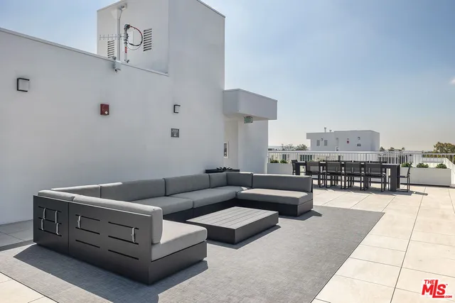 $5,295 | 2600 South Sepulveda Boulevard, Unit 303, Los Angeles, CA 90064