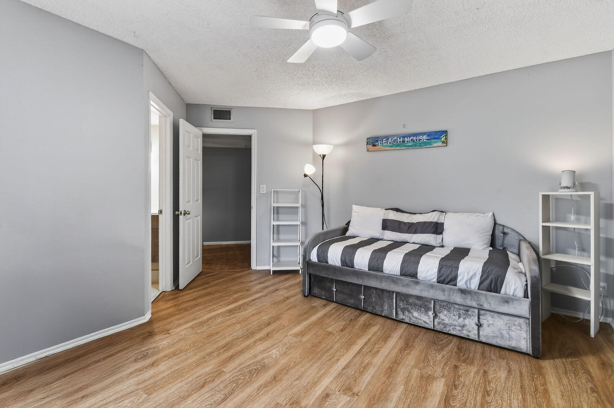 170 Seabreeze Circle Jupiter, FL 33477 - Photo 52 of 72 170SeabreezeCircle(49)