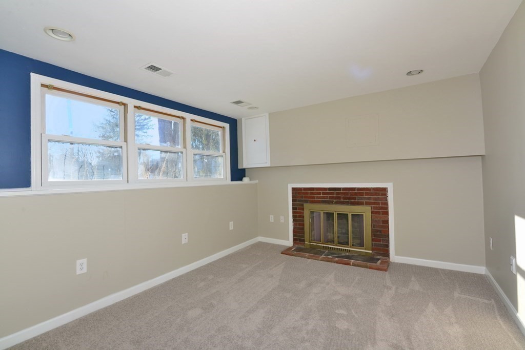 19 Haverstock Road Franklin, MA 02038 - Photo 16 of 37 Gallery Image 16