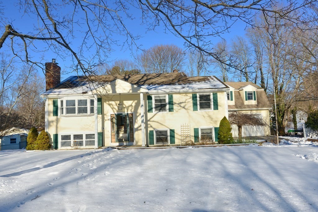 19 Haverstock Road Franklin, MA 02038 - Photo 2 of 37 Gallery Image 2