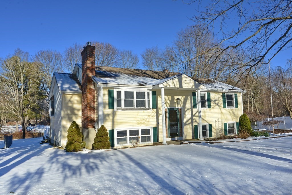 19 Haverstock Road Franklin, MA 02038 - Photo 3 of 37 Gallery Image 3
