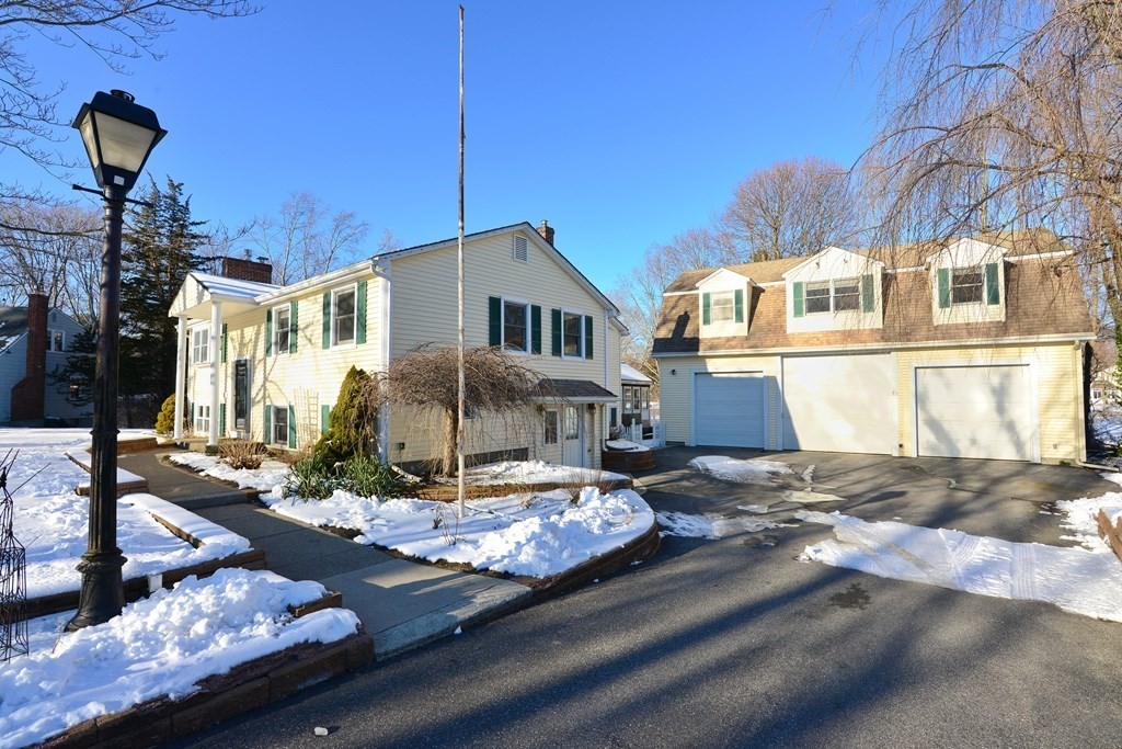 19 Haverstock Road Franklin, MA 02038 - Photo 4 of 37 Gallery Image 4