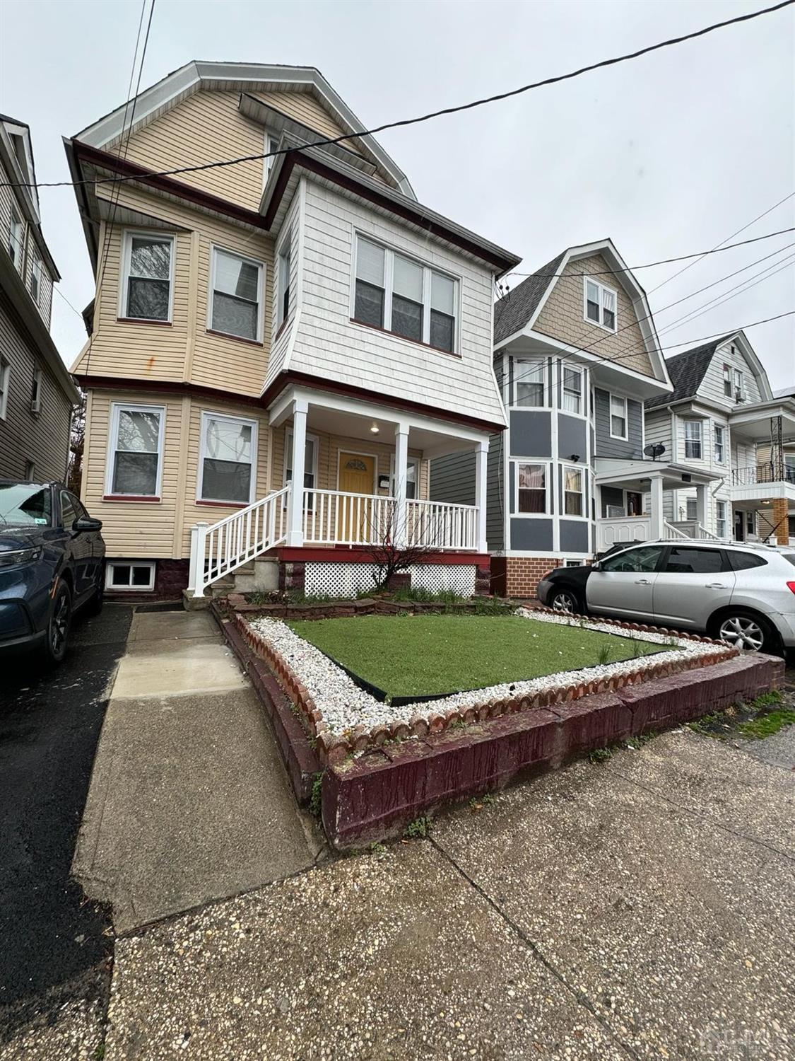 43 Frederick Terrace, Unit 2 Irvington, NJ 07111 - Photo 2 of 11