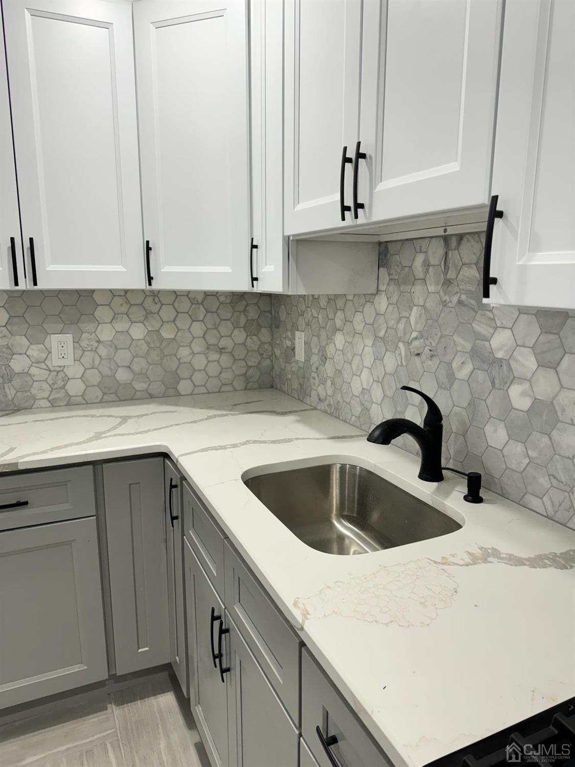 43 Frederick Terrace, Unit 2 Irvington, NJ 07111 - Photo 3 of 11