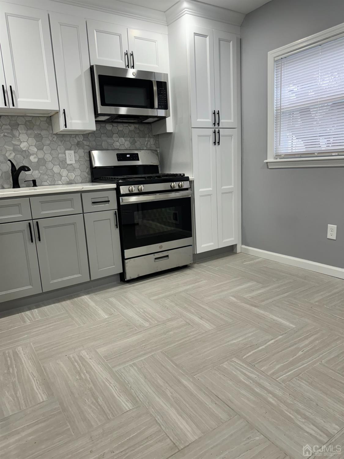 43 Frederick Terrace, Unit 2 Irvington, NJ 07111 - Photo 4 of 11