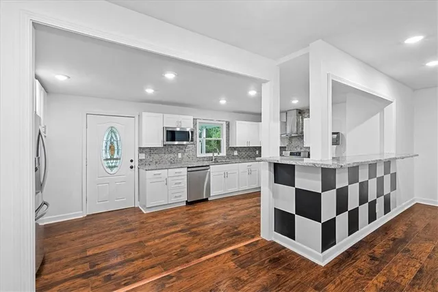 $645,000 | 7522 Mackey Street, Overland Park, KS 66204