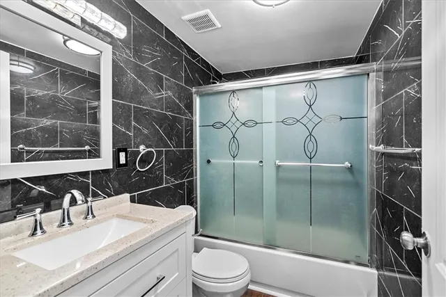 $645,000 | 7522 Mackey Street, Overland Park, KS 66204