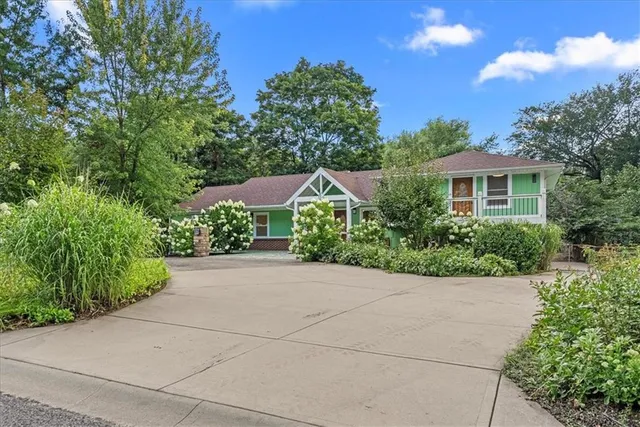 $645,000 | 7522 Mackey Street, Overland Park, KS 66204