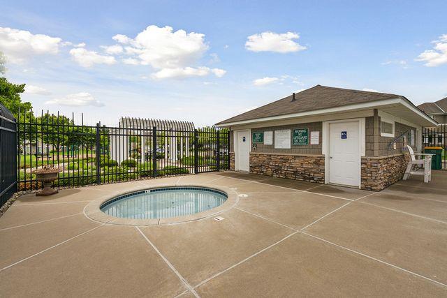 6711 Folkestone Road Apple Valley, MN 55124 - Photo 19 of 20 Gallery Image 19