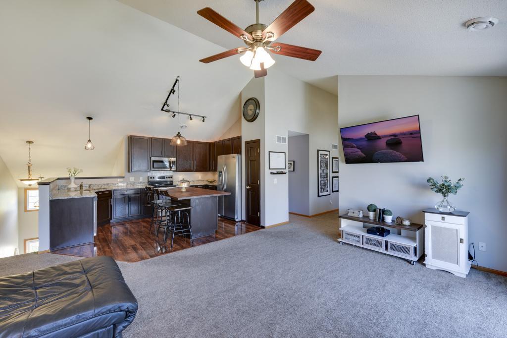6711 Folkestone Road Apple Valley, MN 55124 - Photo 4 of 20 Gallery Image 4