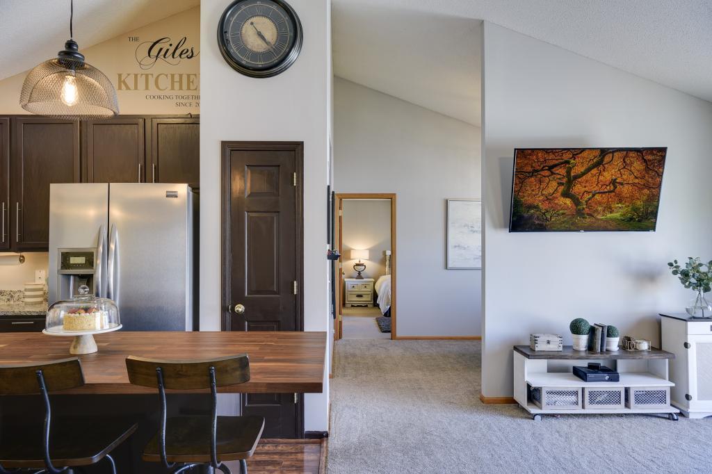 6711 Folkestone Road Apple Valley, MN 55124 - Photo 7 of 20 Gallery Image 7