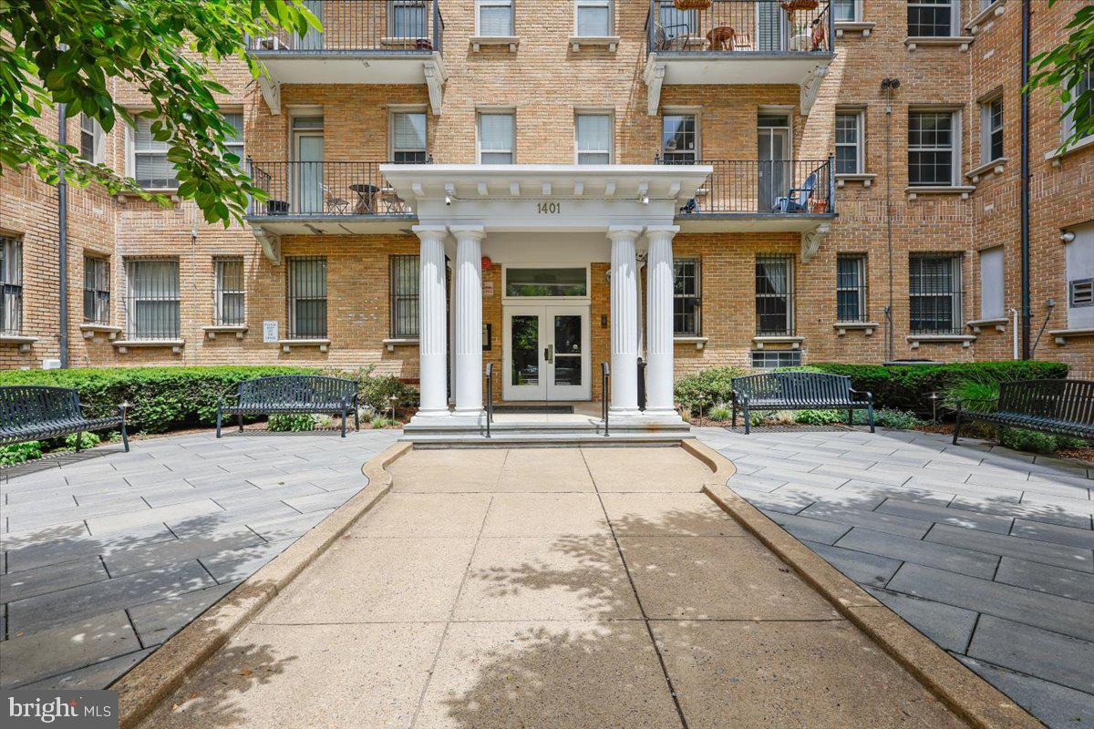 1401 Columbia Road Northwest, Unit 410 Washington, DC 20009 - Photo 2 of 27