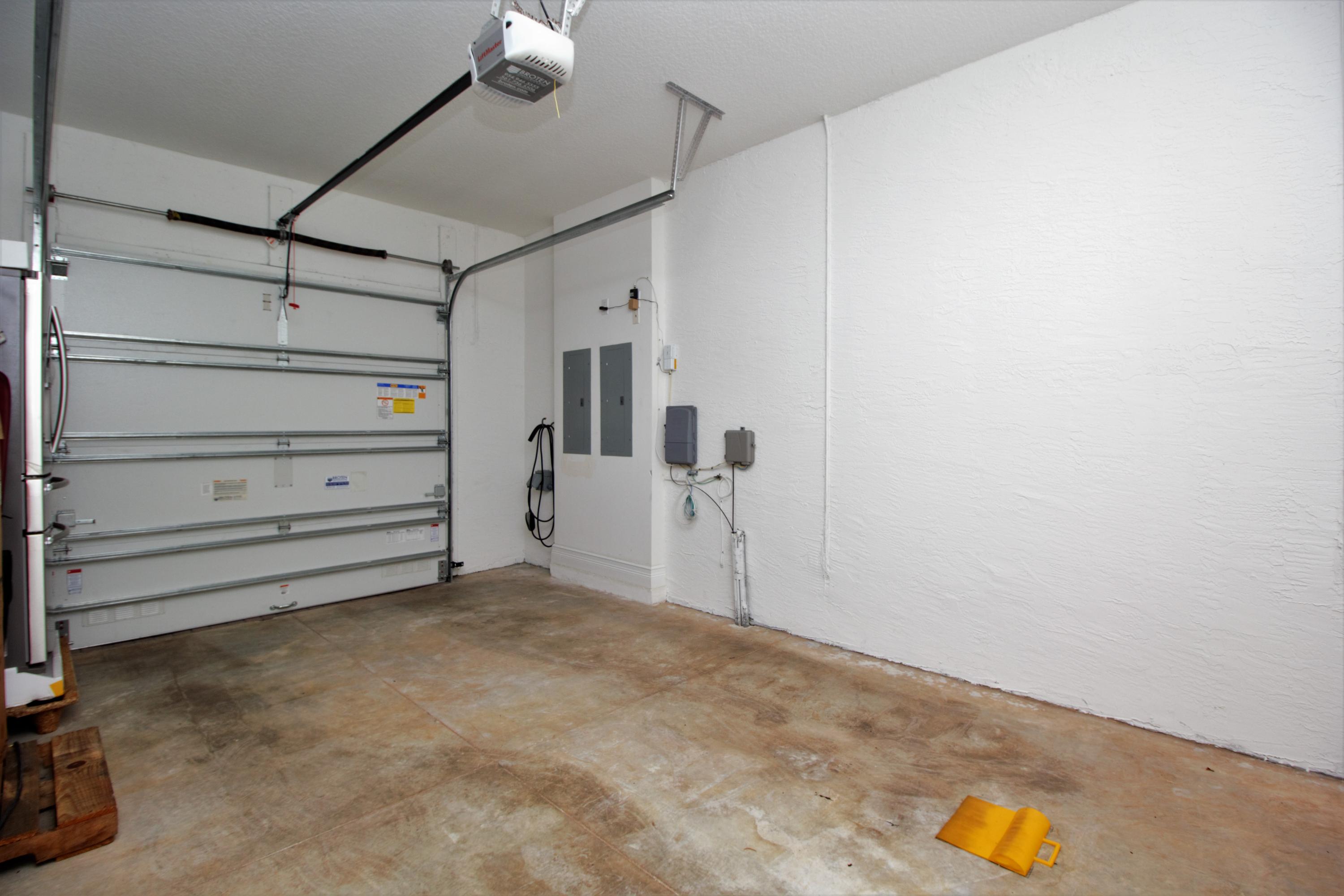 16831 Pavilion Way Delray Beach, FL 33446 - Photo 45 of 65 Garage