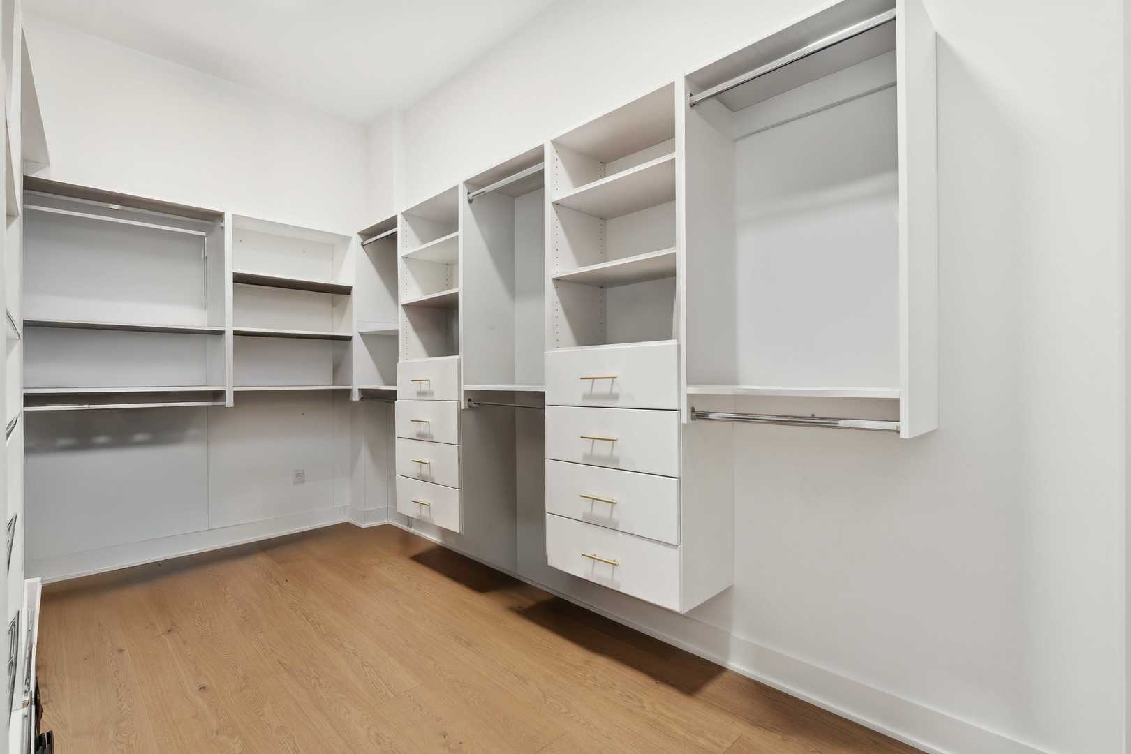 313 South Racine Avenue, Unit 3D Chicago, IL 60607 - Photo 29 of 42