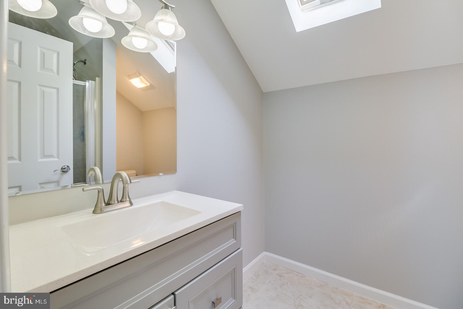 767 Judith Road Hartly, DE 19953 - Photo 26 of 34 Full bathroom w/skylight upstairs