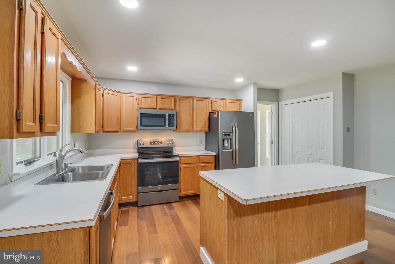 767 Judith Road Hartly, DE 19953 - Photo 8 of 34 Eat-in kitchen has ample cabinets