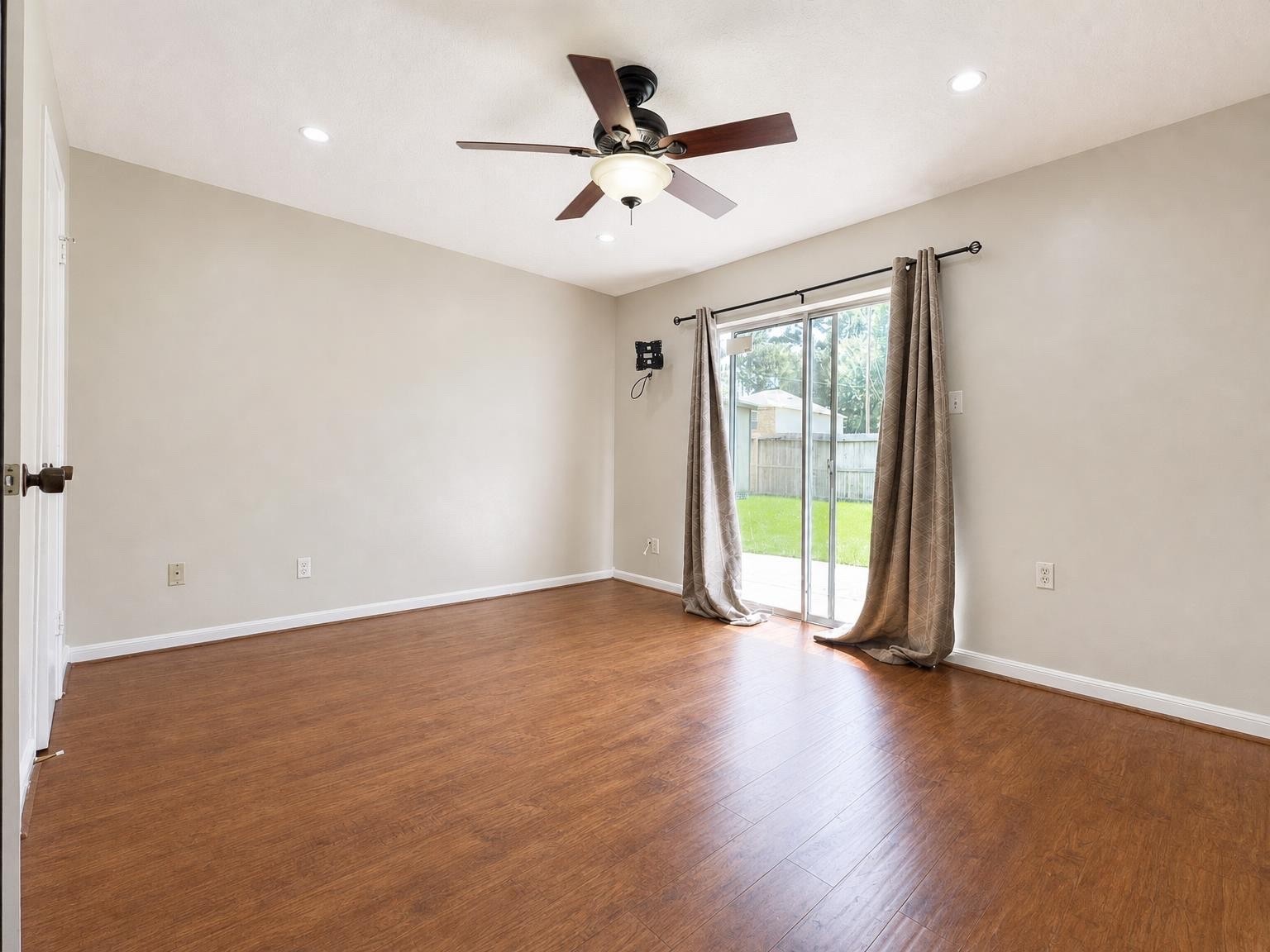 1747 Burning Tree Road Houston, TX 77339 - Photo 17 of 26 Gallery Image 17