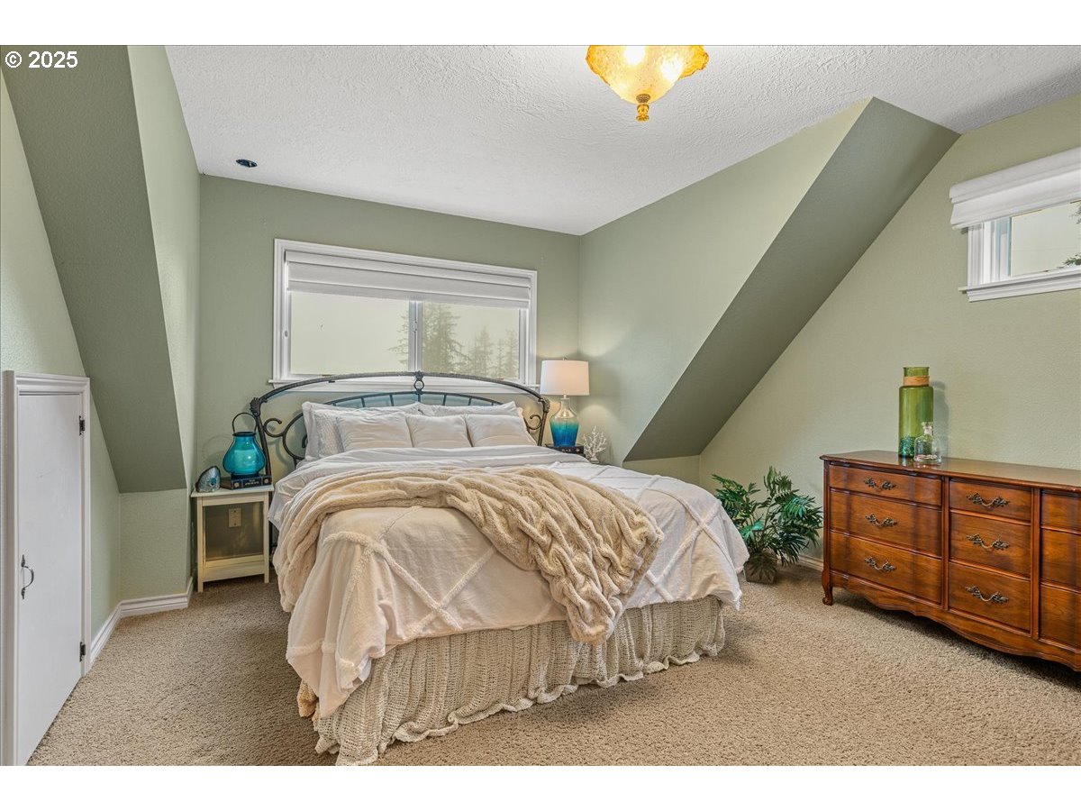 5225 Forest Ridge Road Northeast Silverton, OR 97381 - Photo 20 of 35 Gallery Image 20