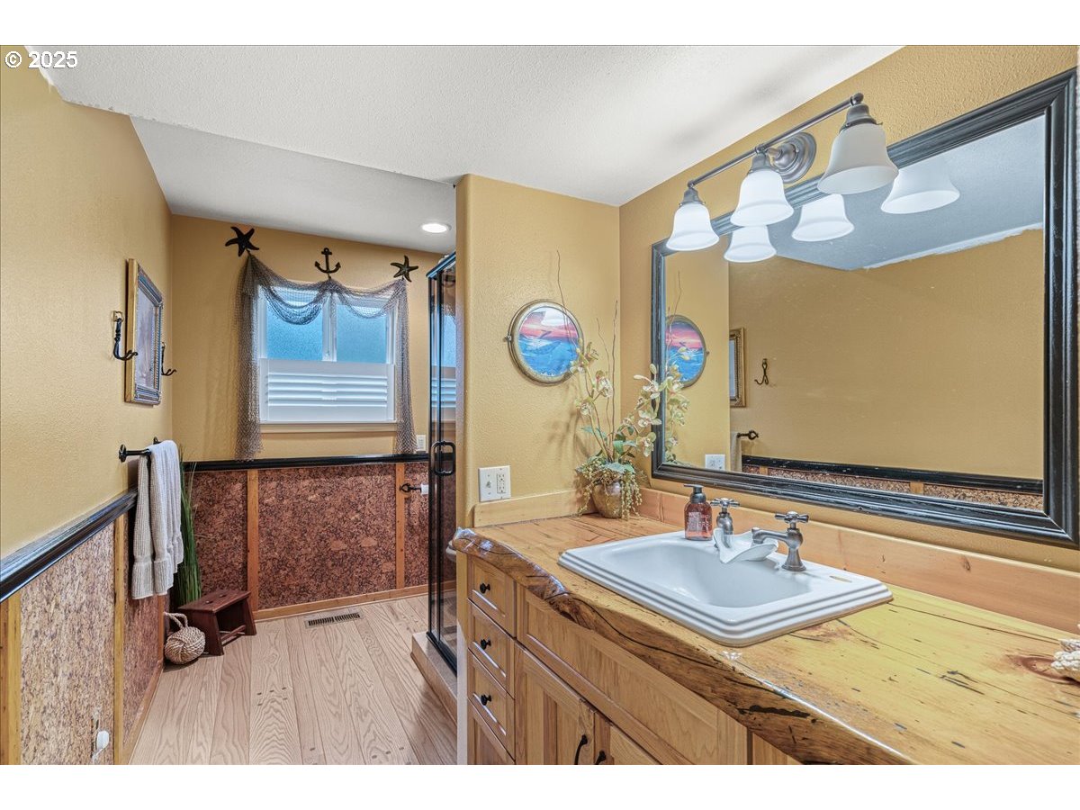 5225 Forest Ridge Road Northeast Silverton, OR 97381 - Photo 21 of 35 Gallery Image 21