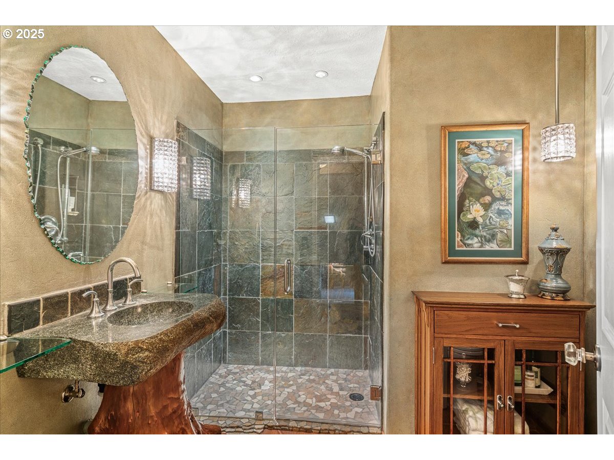 5225 Forest Ridge Road Northeast Silverton, OR 97381 - Photo 23 of 35 Gallery Image 23
