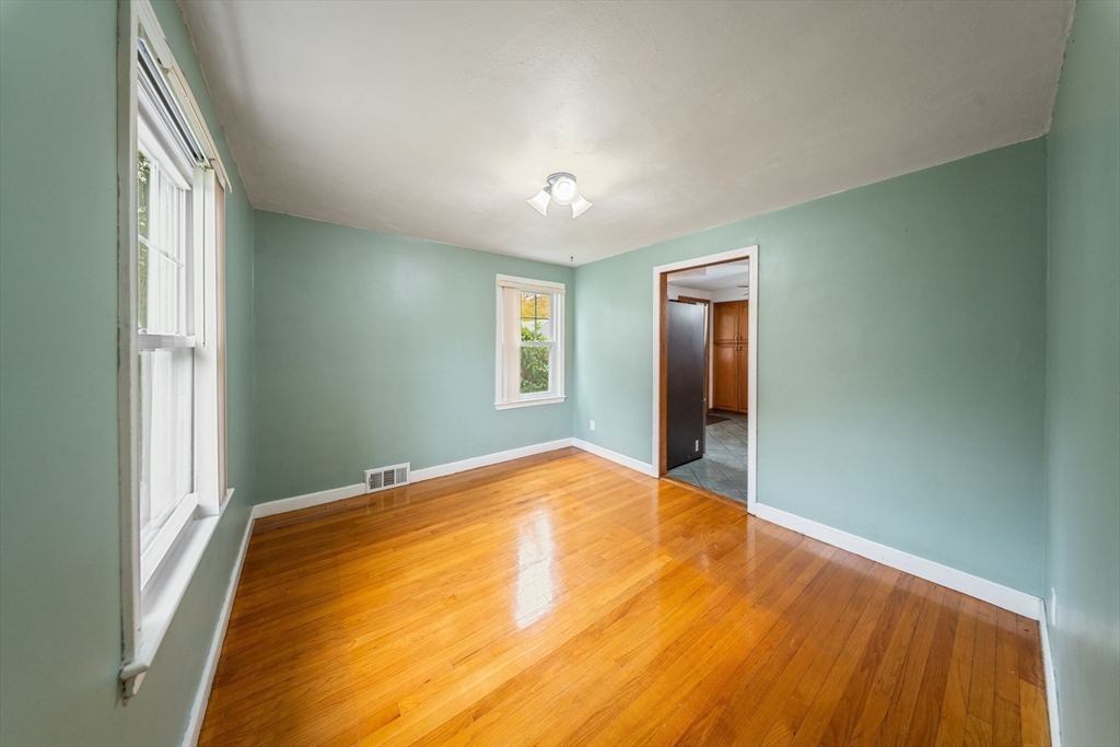 1078 Liberty Street Springfield, MA 01104 - Photo 10 of 42