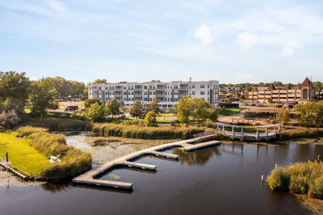 $441,237 | 2350 Harbor Place, Unit 309, Mound, MN 55364