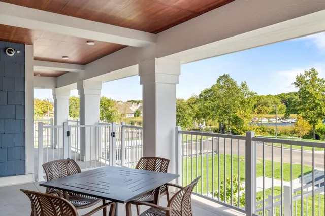 $441,237 | 2350 Harbor Place, Unit 309, Mound, MN 55364