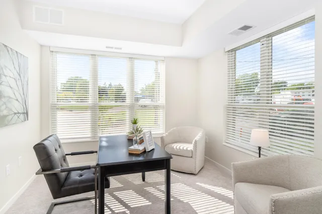 $441,237 | 2350 Harbor Place, Unit 309, Mound, MN 55364