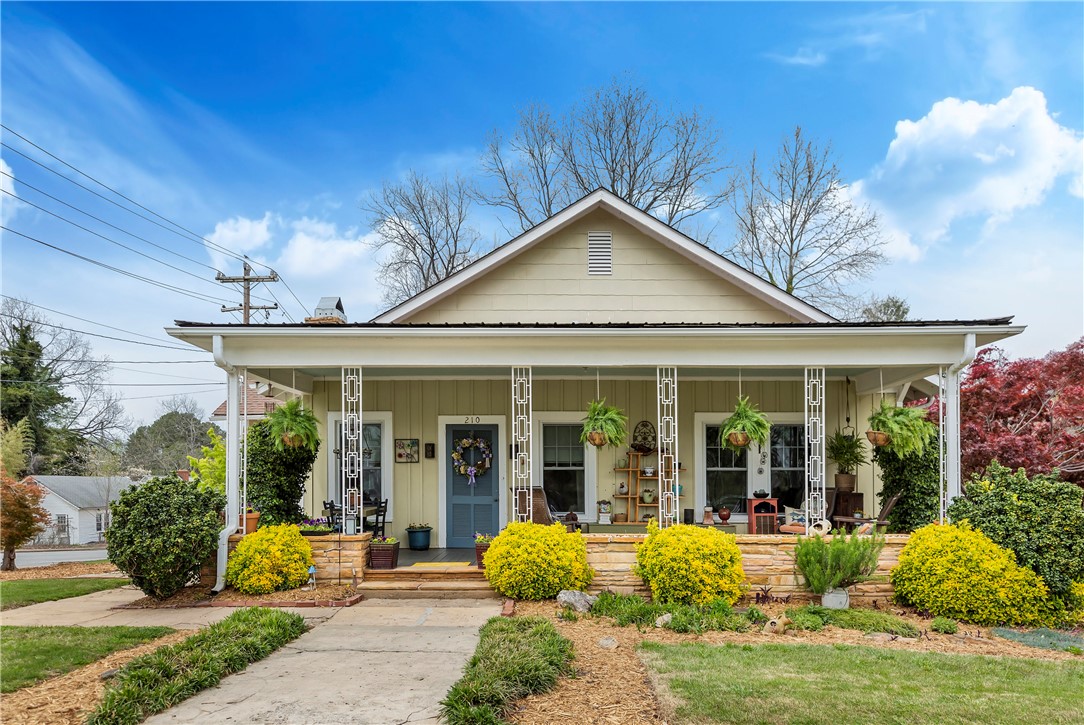 210 West Main Street Walhalla, SC 29691 - Photo 1 of 49 Gallery Image 1