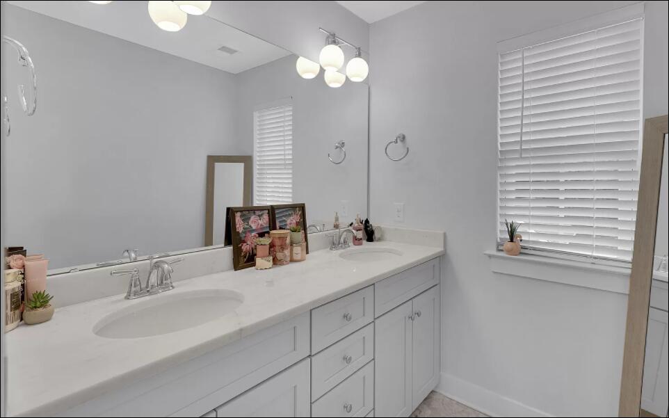 1862 Dogwood Road Charleston, SC 29414 - Photo 3 of 6 Bath3