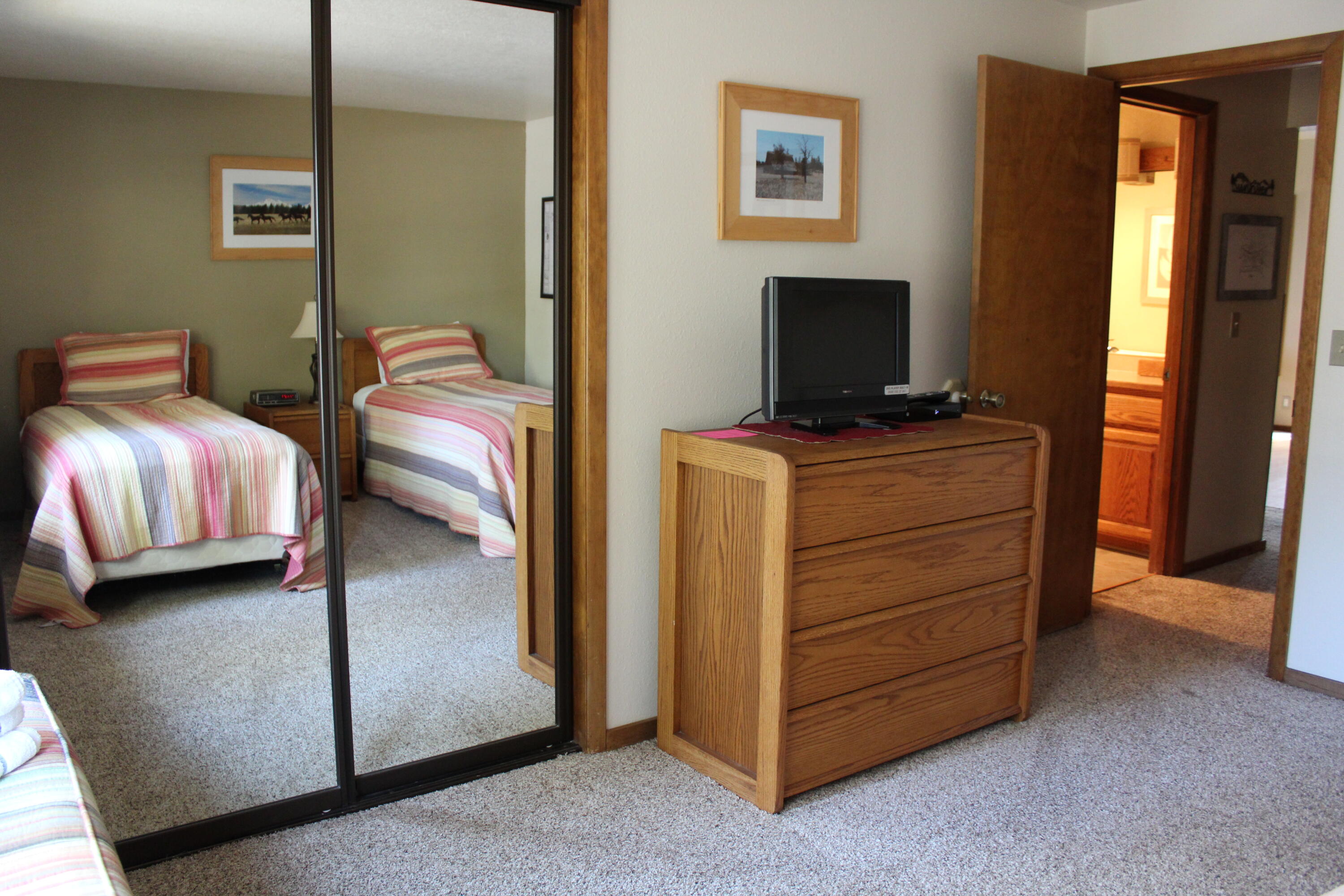 57301 Beaver Ridge Loop, Unit 10C1 Sunriver, OR 97707 - Photo 14 of 23 13-R10-Gbdrm-mr