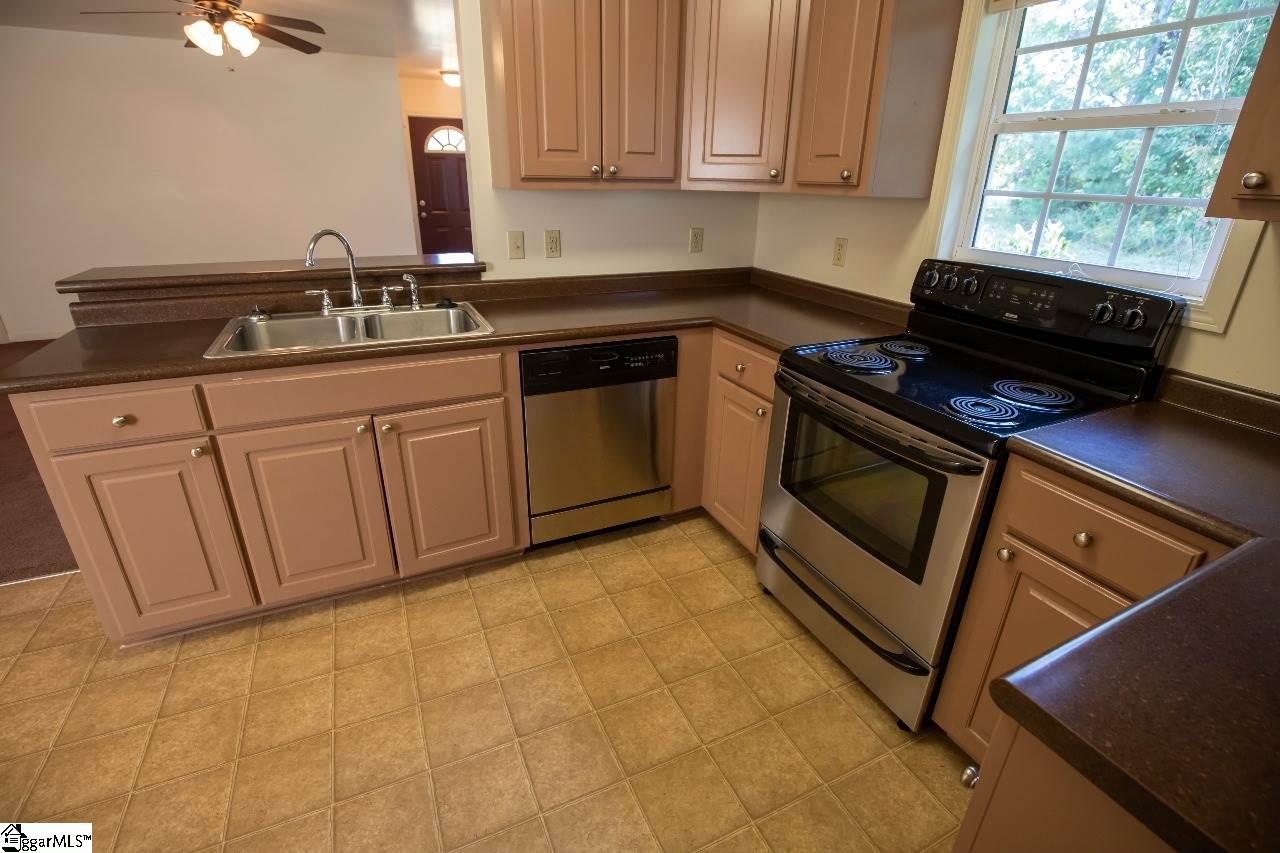 117 Heath Hill Road Duncan, SC 29334 - Photo 2 of 32 Gallery Image 2